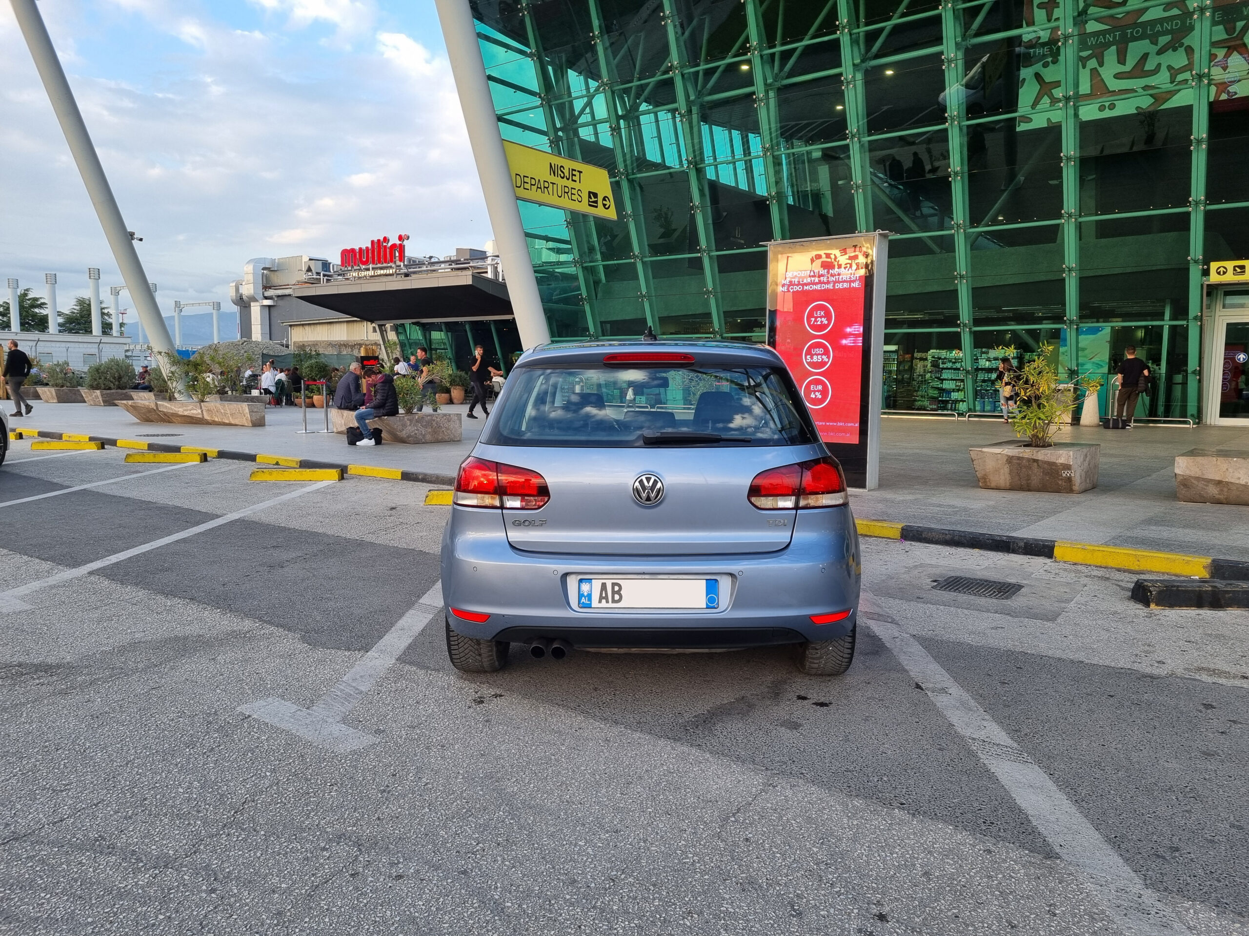 VW Golf – Sky Blue 4