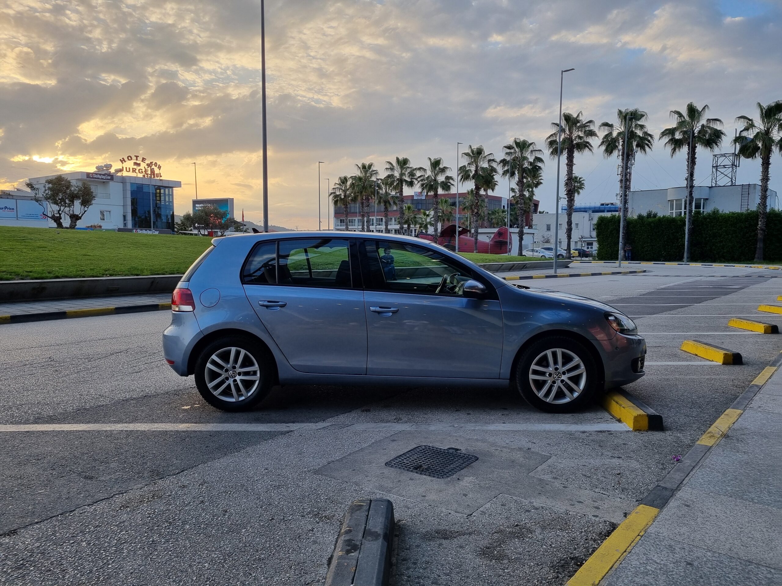 VW Golf – Sky Blue 3