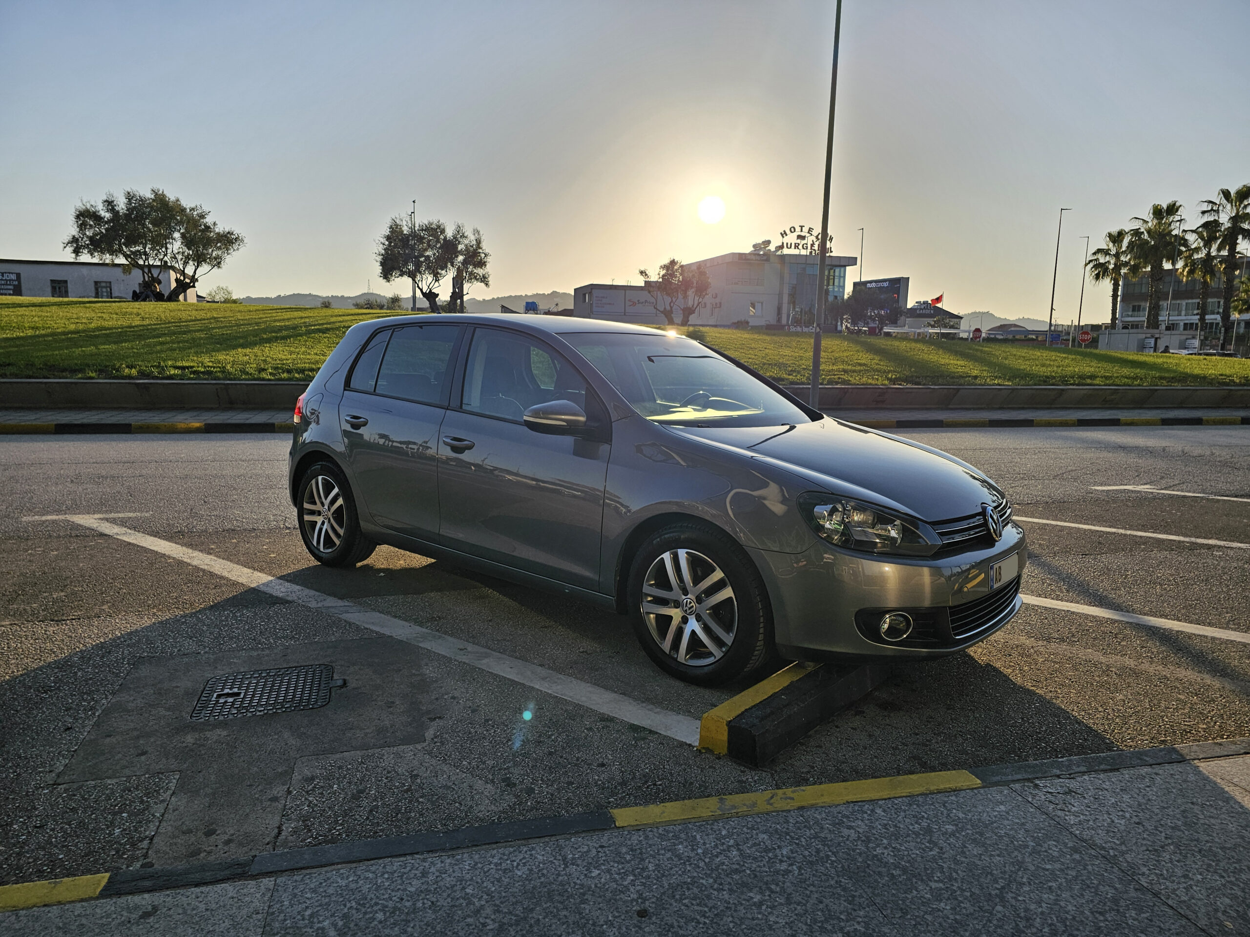 VW Golf – Grey 1